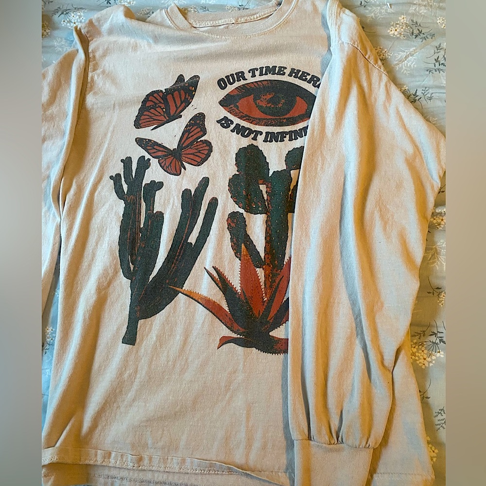 Urban Outfitters White crewneck. Size small